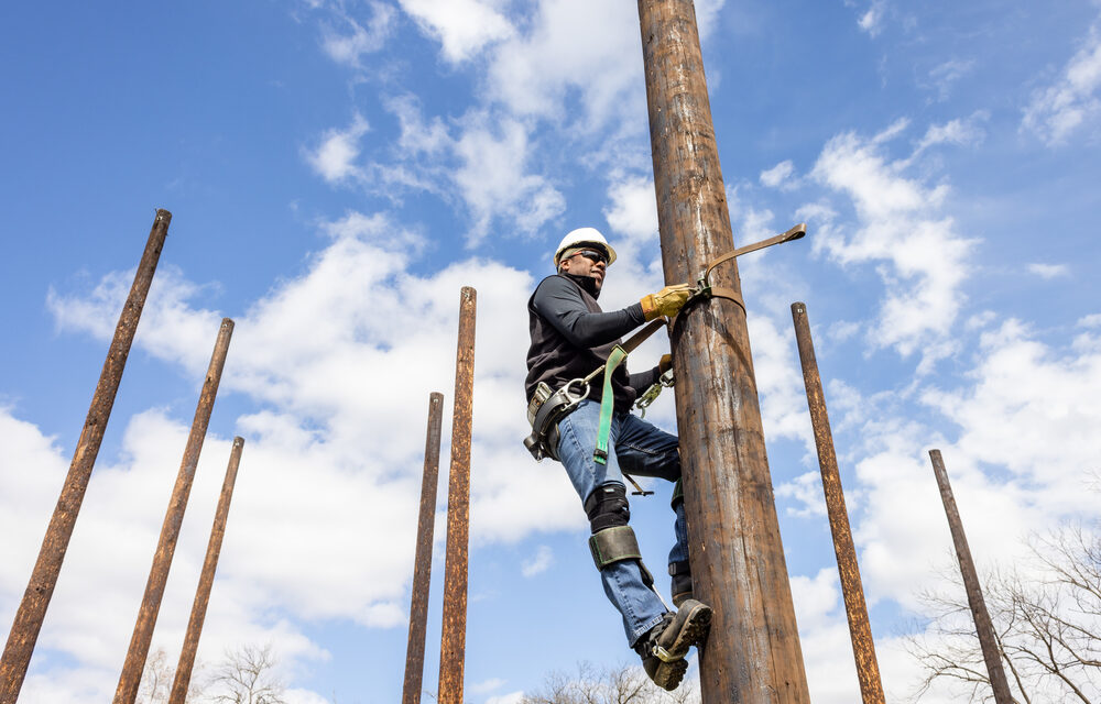 In response to ice storm, ACC expands discounts for Lineworker program