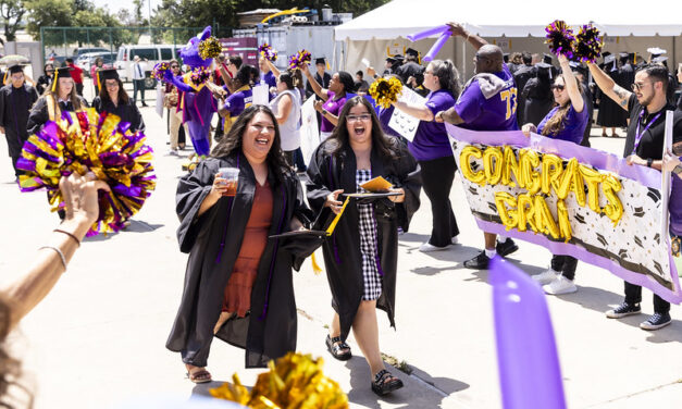 Show Your Riverbat Pride at Fall Commencement: Volunteer for the Welcome Pep Rally!