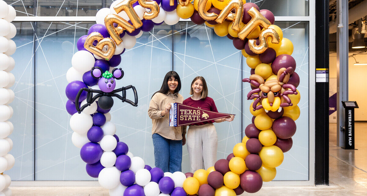 Demystifying Bats to Cats: Q&A With an Academic Advisor