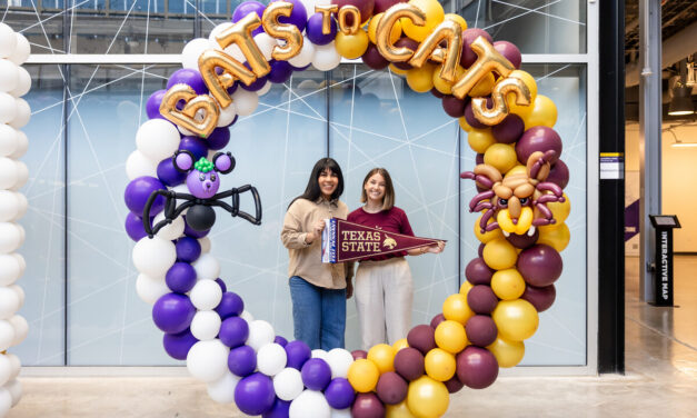 Demystifying Bats to Cats: Q&A With an Academic Advisor